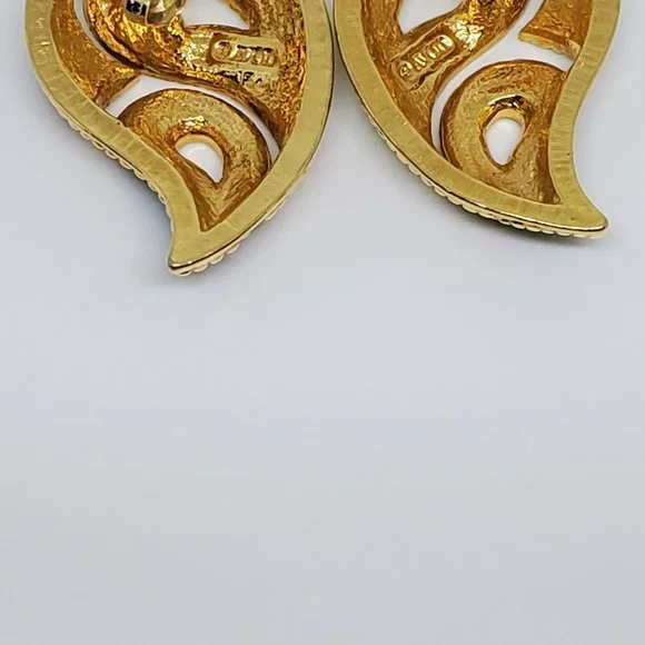 Vintage AVON Contrast Kaleidoscope Red Black Cream Enamel Gold Pierced Earrings - Picture 9 of 10